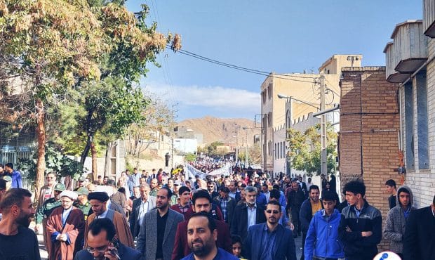خروش استکبارستیزی مردم مهدیشهر در ۱۳ آبان خروش استکبارستیزی مردم مهدیشهر در ۱۳ آبان