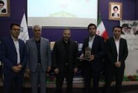 تجلیل از رئیس هیأت هاکی استان سمنان به پاس پاسداشت شهدای ورزشکار