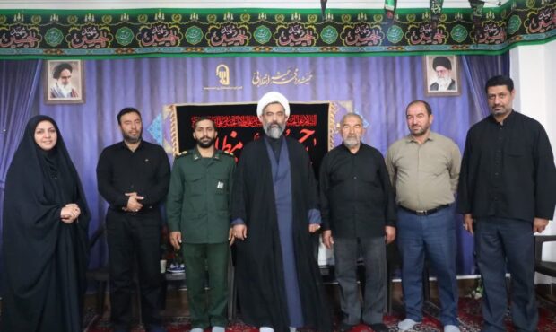 دیدار مسئولان درجزین با امام‌جمعه این شهر به مناسبت پنجم مرداد
