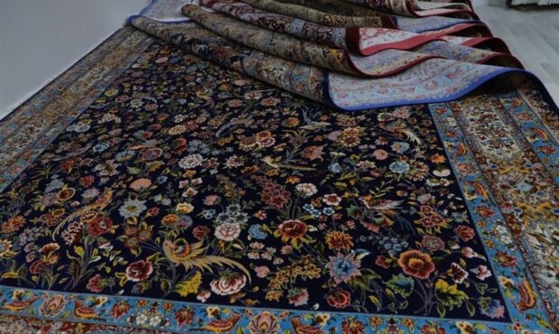 نخستین قالی سه‌بعدی خودرنگ کشور در جشنواره حاصل مهدیشهر رونمایی شد