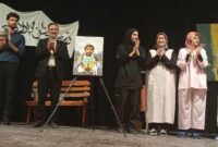 مدیرکل فرهنگ و ارشاد اسلامی سمنان به تماشای یک نمایش شاد در مهدیشهر نشست