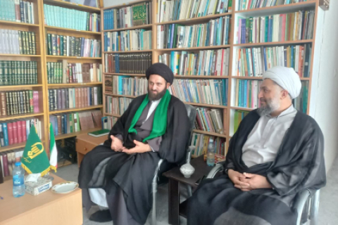 دیدار مدیرکل مرکز خدمات حوزه استان سمنان با امام جمعه مهدیشهر دیدار مدیرکل مرکز خدمات حوزه استان سمنان با امام جمعه مهدیشهر