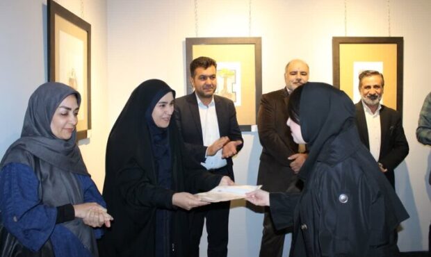 نمایش هویت زن ایرانی در قاب طراحی دانشجویان سمنانی نمایش هویت زن ایرانی در قاب طراحی دانشجویان سمنانی