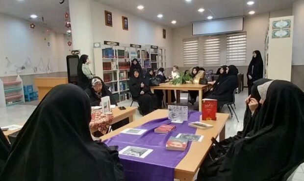 بازدید طلاب فاطمیه از کتابخانه عمومی مهدیشهر بازدید طلاب فاطمیه از کتابخانه عمومی مهدیشهر