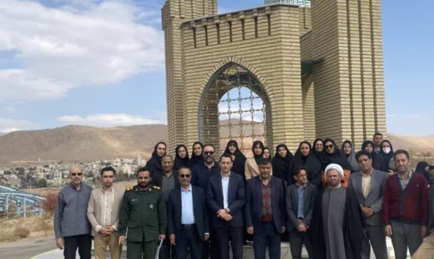 تجلیل دانشگاه آزاد مهدیشهر از شهدای گمنام