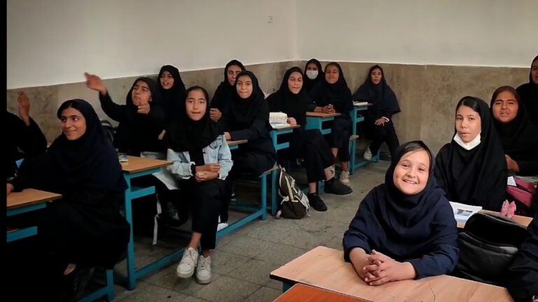 دانش‌آموزان مهدی‌شهر هفته بسیج را تبریک گفتند
