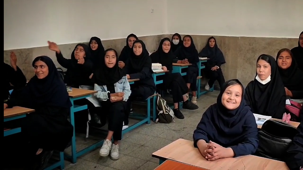 دانش‌آموزان مهدی‌شهر هفته بسیج را تبریک گفتند