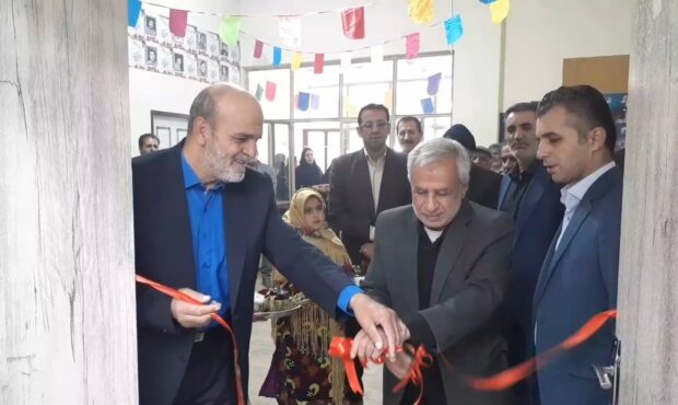 احیای سالن کتابخانه فولادمحله با حضور مدیرکل استان احیای سالن کتابخانه فولادمحله با حضور مدیرکل استان