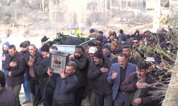 پیکر مطهر شهربانو احمدیان چاشمی در گلزار شهدای چاشم آرام گرفت پیکر مطهر شهربانو احمدیان چاشمی در گلزار شهدای چاشم آرام گرفت