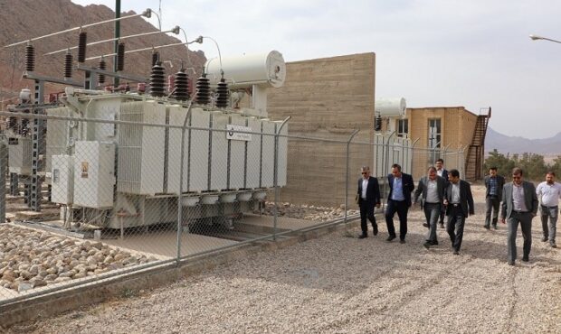 بازدید مدیرعامل برق سمنان از پروژه فیدرهای مهدیشهر