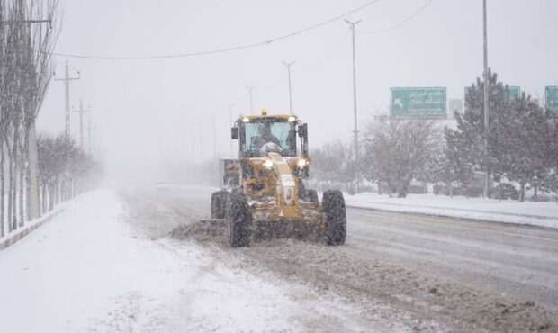 برف روبی ۸۰۰ کیلومتر جاده های سرخه و مهدیشهر