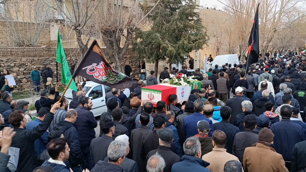 تشییع پیکر مطهر شهید وطن علیرضا دوست‌محمدی در شهمیرزاد