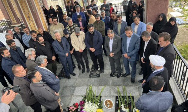 یادواره شهدای ورزشکار در شهمیرزاد؛ گلباران مزار شهدا و تجلیل از شهدای گمنام یادواره شهدای ورزشکار در شهمیرزاد؛ گلباران مزار شهدا و تجلیل از شهدای گمنام