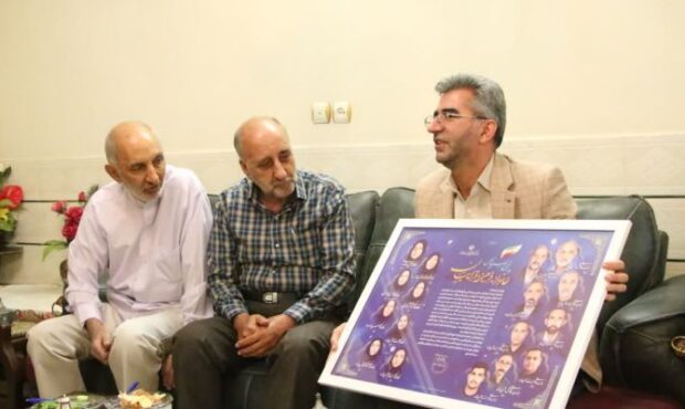 تجلیل از یک خاندان ریشهدار آموزشی در سمنان تجلیل از یک خاندان ریشهدار آموزشی در سمنان