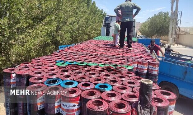 سقف ایمن برای ۳۷ خانواده مددجوی بهزیستی سمنان؛ ۳۰۰رول ایزوگام توزیع شد سقف ایمن برای ۳۷ خانواده مددجوی بهزیستی سمنان؛ ۳۰۰رول ایزوگام توزیع شد