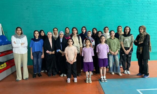برگزاری دیدار دوستانه بدمینتون مهدیشهر و سمنان به مناسبت روز ادبیات کودکان و نوجوانان و هفته عفاف و حجاب برگزاری دیدار دوستانه بدمینتون مهدیشهر و سمنان به مناسبت روز ادبیات کودکان و نوجوانان و هفته عفاف و حجاب