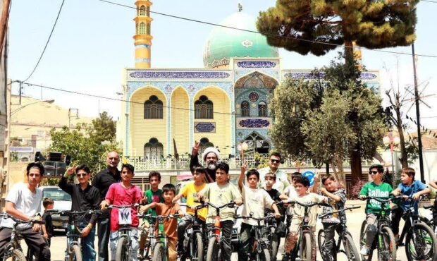 همایش دوچرخه‌سواری نوجوانان درجزین به مناسبت سالروز اقامه نخستین نماز جمعه برگزار شد