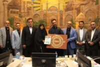 تجلیل از خانواده شهید والامقام دوست‌محمدی در نشست هم‌اندیشی هیئت‌های ورزش‌های همگانی استان سمنان