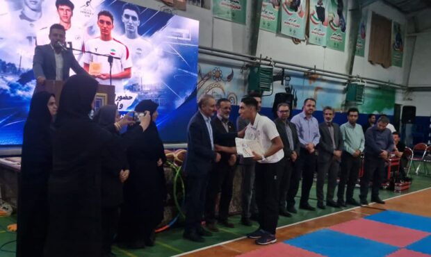 جشنواره ورزشی «شهر پویا» با تجلیل از قهرمانان ورزشی در مهدیشهر آغاز شد جشنواره ورزشی «شهر پویا» با تجلیل از قهرمانان ورزشی در مهدیشهر آغاز شد