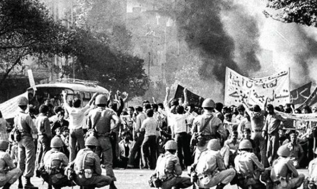 روزی که نقاب پهلوی کنار رفت روزی که نقاب پهلوی کنار رفت