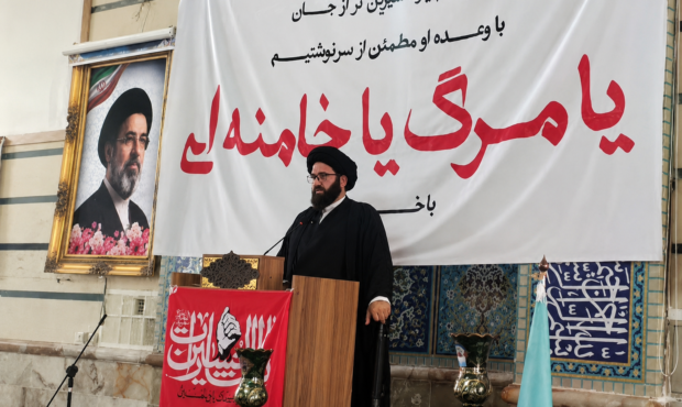 دندان طمع دشمنان را در دهانشان خرد خواهیم کرد دندان طمع دشمنان را در دهانشان خرد خواهیم کرد