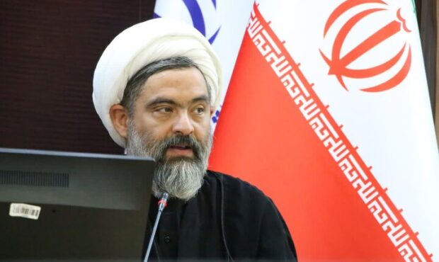علمای وارسته با تقوا، اخلاص و بصیرت، چراغ هدایت جامعه‌اند